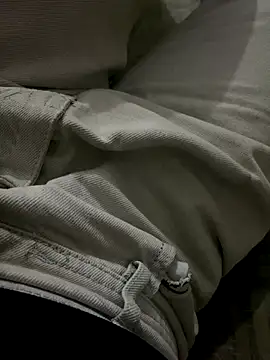 Snapshot of YawlingJingoist chatting on November 21, 5:44 pm YawlingJingoist online show from November 21, 5:44 pm