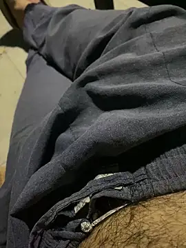 Snapshot of YawlingJingoist chatting on December 16, 1:10 am YawlingJingoist online show from December 16, 1:10 am