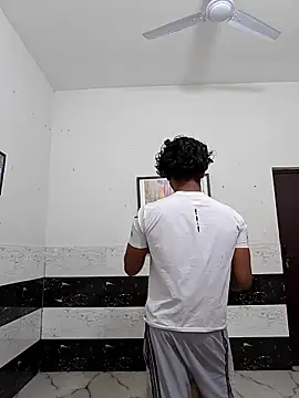 riya190 online show from December 18, 6:03 pm