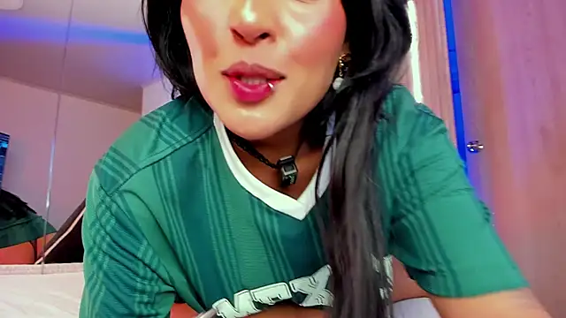 Snapshot of EviePhoenix chatting on June 11, 9:24 pm EviePhoenix online show from June 11, 9:24 pm