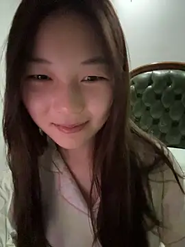 Snapshot of Sweet-Angel999 chatting on May 26, 3:41 pm Sweet-Angel999 online show from May 26, 3:41 pm
