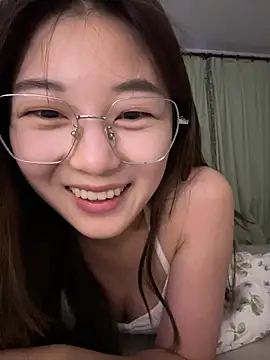 Snapshot of Sweet-Angel999 chatting on May 28, 3:42 pm Sweet-Angel999 online show from May 28, 3:42 pm