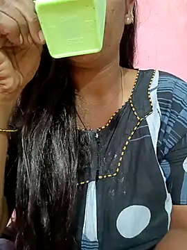 Snapshot of Renuma chatting on January 11, 9:47 am Renuma online show from January 11, 9:47 am