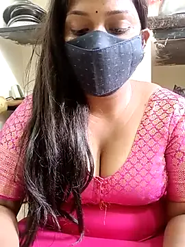 Snapshot of Renuma chatting on February 19, 6:11 am Renuma online show from February 19, 6:11 am