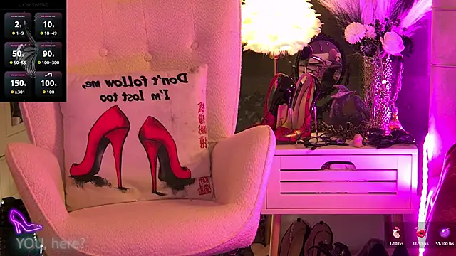 ZoeMesmerize online show from October 31, 6:47 am