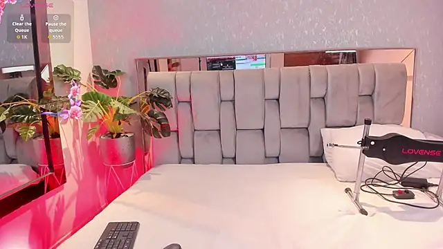 RoseTaylor   online show from January 18, 5:11 am