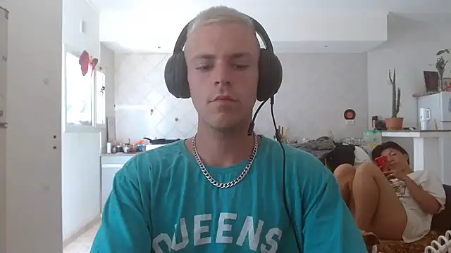 Snapshot of VenomKushx chatting on January 6, 4:21 pm VenomKushx online show from January 6, 4:21 pm