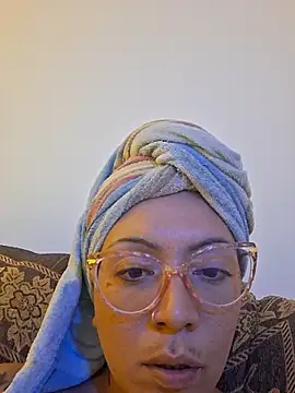 Snapshot of VenomKushx chatting on February 21, 1:28 am VenomKushx online show from February 21, 1:28 am