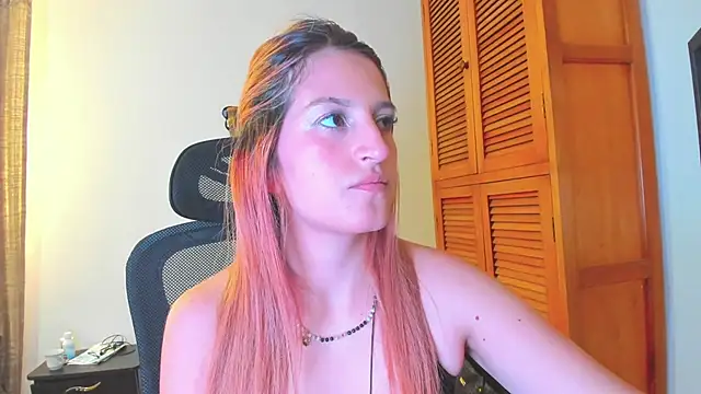 Snapshot of GiaRoussel chatting on July 11, 7:16 pm GiaRoussel online show from July 11, 7:16 pm