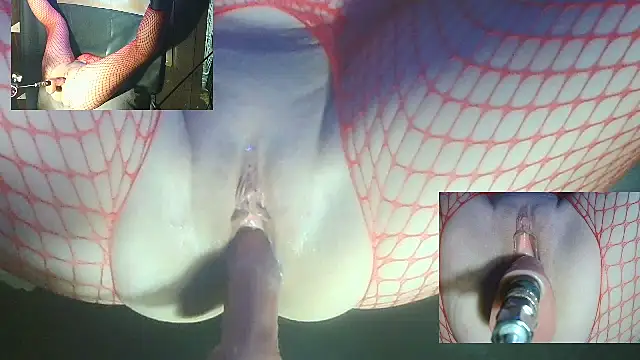 Snapshot of Tweetyke chatting on October 8, 10:07 pm Tweetyke online show from October 8, 10:07 pm