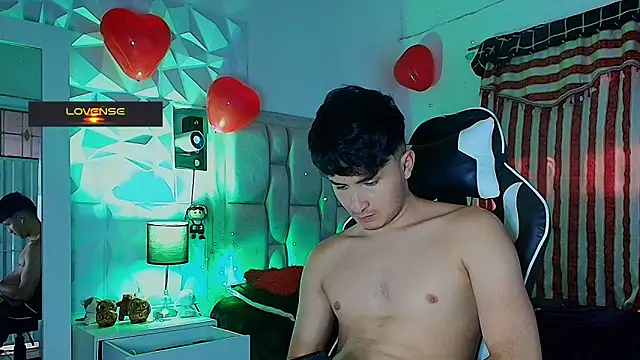 Snapshot of santyago_taylor chatting on February 27, 7:26 pm santyago taylor online show from February 27, 7:26 pm