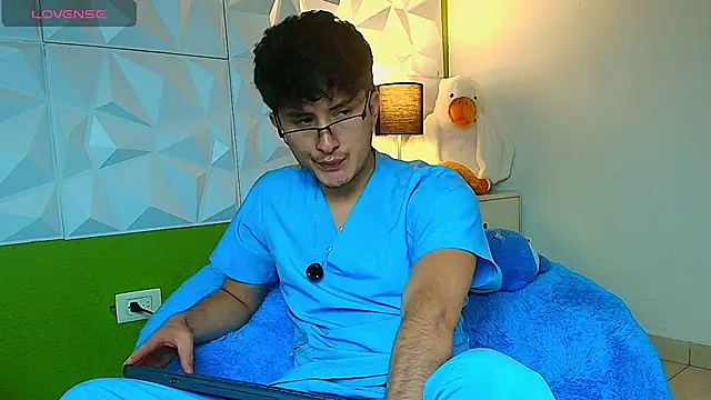 Snapshot of santyago_taylor chatting on September 15, 6:30 pm santyago taylor online show from September 15, 6:30 pm