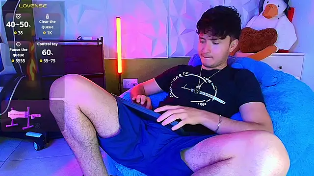 Snapshot of santyago_taylor chatting on September 26, 7:18 pm santyago taylor online show from September 26, 7:18 pm