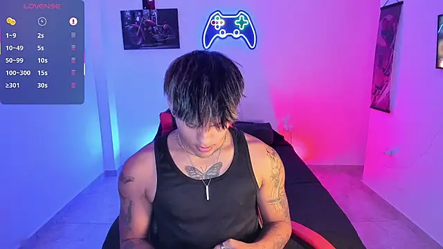 Snapshot of LuciferM_Star chatting on November 9, 3:16 am LuciferM Star online show from November 9, 3:16 am