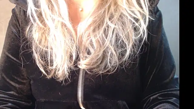 JenniLowen online show from January 20, 2:25 pm