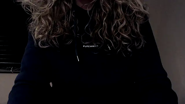 JenniLowen online show from February 10, 11:02 pm