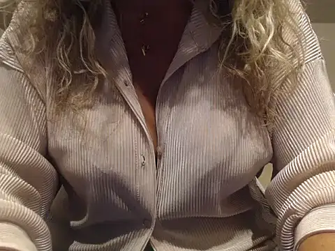 JenniLowen online show from September 16, 6:14 am