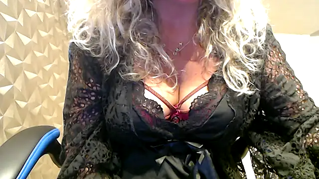 JenniLowen online show from October 28, 11:58 am