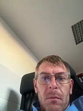 adrian90bi11 online show from May 1, 3:38 pm