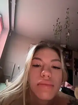 Snapshot of -Sexy_Barbie- chatting on November 10, 2:10 am -Sexy Barbie- online show from November 10, 2:10 am