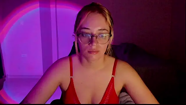 atenas 05  online show from December 4, 9:40 am