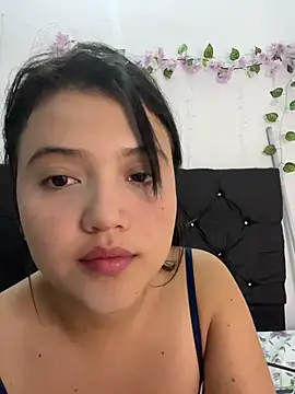 Snapshot of alisson_carolina73 chatting on February 22, 3:18 am alisson carolina73 online show from February 22, 3:18 am