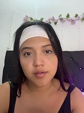 Snapshot of alisson_carolina73 chatting on February 22, 11:36 pm alisson carolina73 online show from February 22, 11:36 pm