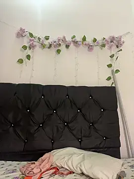 Snapshot of alisson_carolina73 chatting on March 1, 10:34 pm alisson carolina73 online show from March 1, 10:34 pm