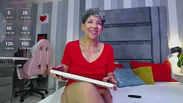 Julianewell online show from July 28, 12:48 pm