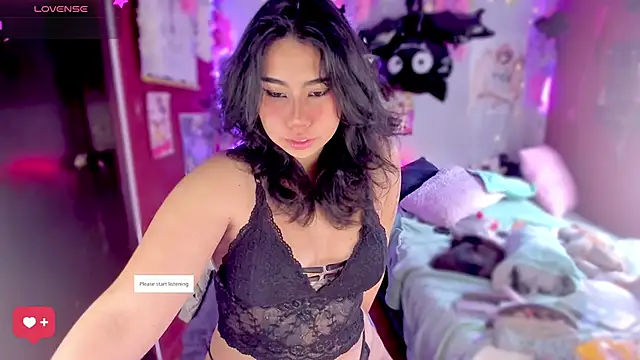 kiki cavilll online show from December 7, 12:24 pm