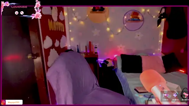 kiki cavilll online show from September 10, 3:01 pm