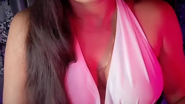 SexyAndHottie online show from February 17, 4:46 pm