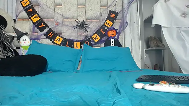 KOURTNEY-- online show from November 2, 2:14 am