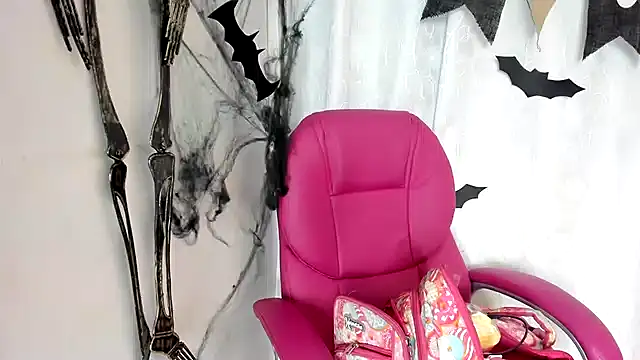 KOURTNEY-- online show from November 3, 2:57 am