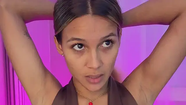 Snapshot of Carohorny4u chatting on June 1, 9:27 pm Carohorny4u online show from June 1, 9:27 pm