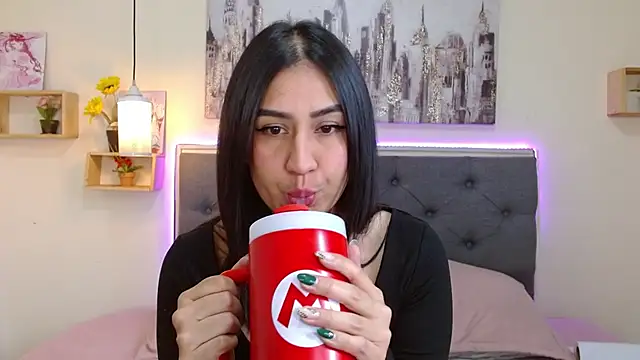 mia aira online show from September 14, 3:33 pm