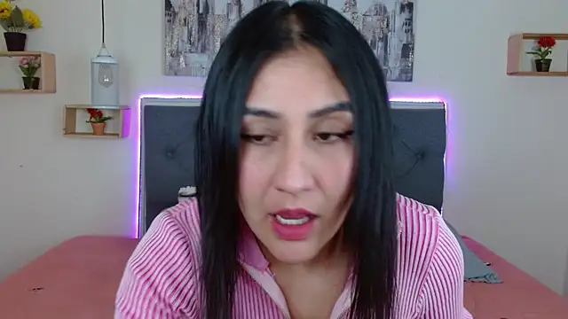 mia aira online show from November 15, 3:19 pm