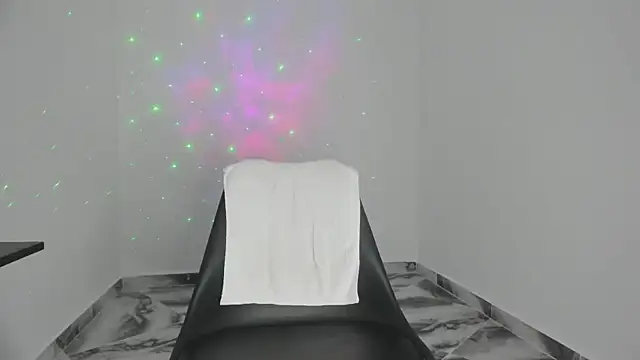 Snapshot of mikee_scooth chatting on November 5, 11:27 pm mikee scooth online show from November 5, 11:27 pm