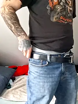 PNTlooker256 online show from February 19, 6:15 pm