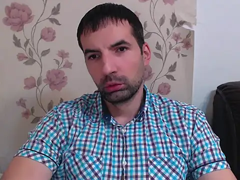 Snapshot of Leo_1617 chatting on January 11, 5:40 pm Leo 1617 online show from January 11, 5:40 pm