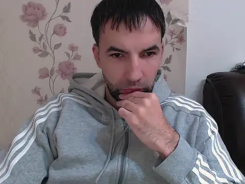 Snapshot of Leo_1617 chatting on January 16, 11:47 am Leo 1617 online show from January 16, 11:47 am