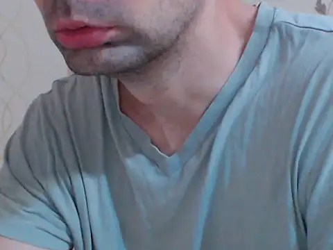 Snapshot of Leo_1617 chatting on February 6, 3:33 am Leo 1617 online show from February 6, 3:33 am