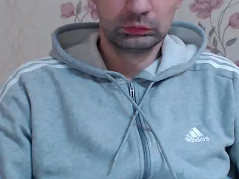 Snapshot of Leo_1617 chatting on February 6, 5:38 pm Leo 1617 online show from February 6, 5:38 pm