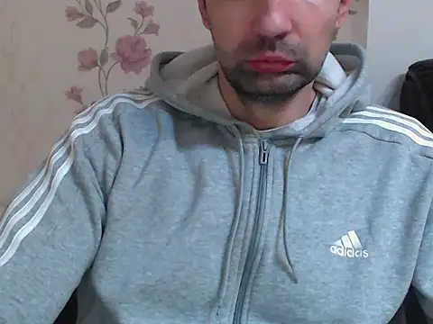 Snapshot of Leo_1617 chatting on February 9, 1:04 pm Leo 1617 online show from February 9, 1:04 pm