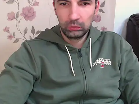 Snapshot of Leo_1617 chatting on February 11, 10:42 am Leo 1617 online show from February 11, 10:42 am