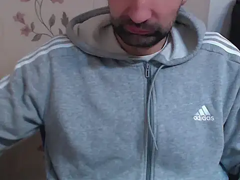 Snapshot of Leo_1617 chatting on February 15, 11:19 am Leo 1617 online show from February 15, 11:19 am