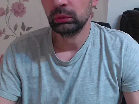 Snapshot of Leo_1617 chatting on February 15, 11:23 pm Leo 1617 online show from February 15, 11:23 pm