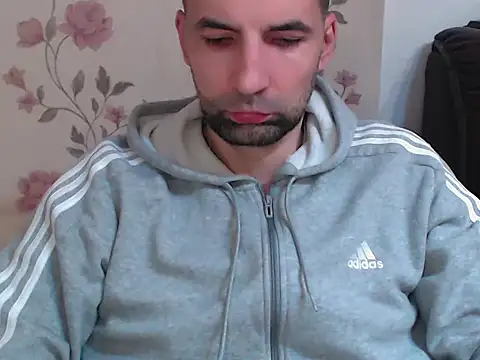 Snapshot of Leo_1617 chatting on February 27, 9:59 pm Leo 1617 online show from February 27, 9:59 pm