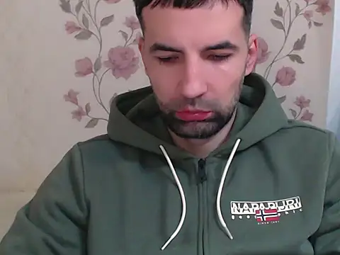 Snapshot of Leo_1617 chatting on March 1, 1:24 pm Leo 1617 online show from March 1, 1:24 pm