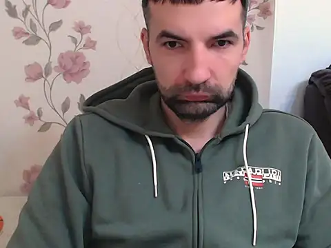 Snapshot of Leo_1617 chatting on March 24, 12:32 pm Leo 1617 online show from March 24, 12:32 pm